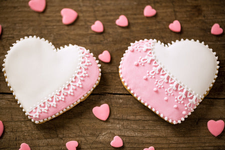Although a cake is typically the most typical dessert served at a wedding, many brides and grooms are now starting to offer cookies as a fun and easy alternative.